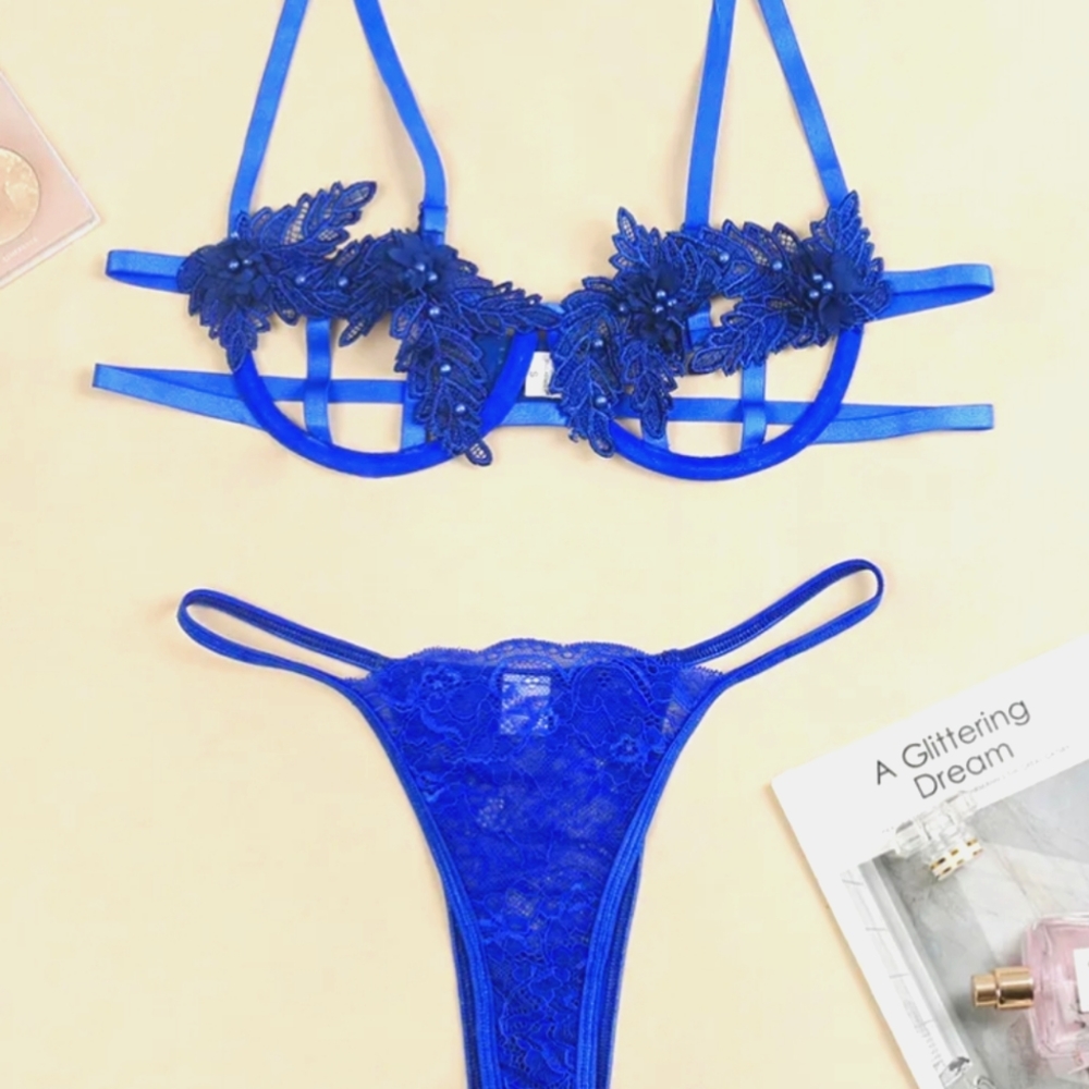 Blue 3d applique bra set